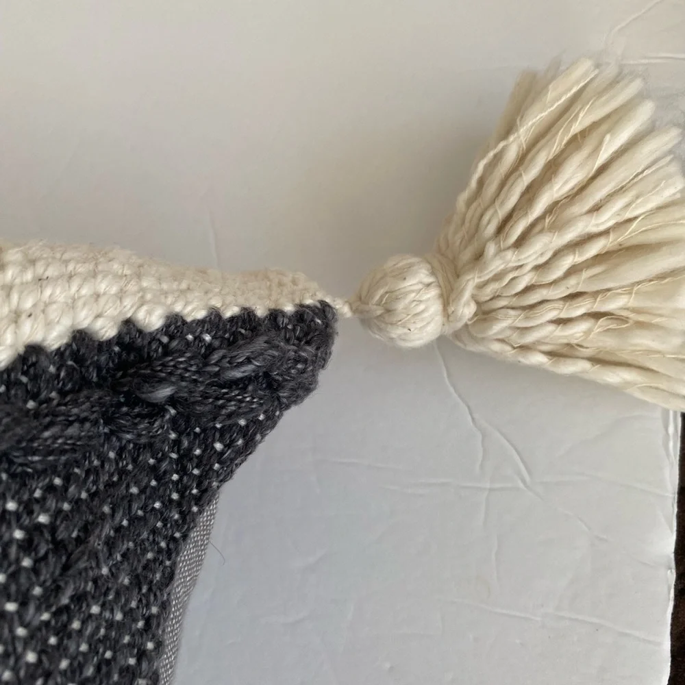 N/A kirklands pillow